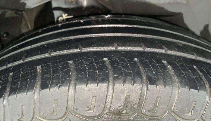 2015 Mahindra XUV500 W8, Diesel, Manual, 46,675 km, Right Rear Tyre Tread