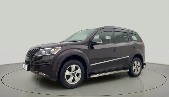 2015 Mahindra XUV500 W8, Diesel, Manual, 46,675 km, Left Front Diagonal