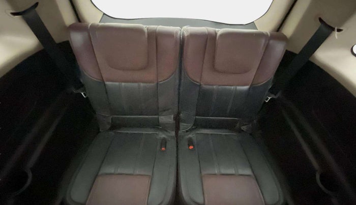2015 Mahindra XUV500 W8, Diesel, Manual, 46,675 km, Third Seat Row ( optional )