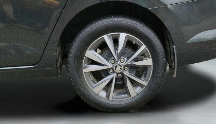 2023 Skoda SLAVIA STYLE 1.0L TSI AT, Petrol, Automatic, 17,795 km, Left Rear Wheel