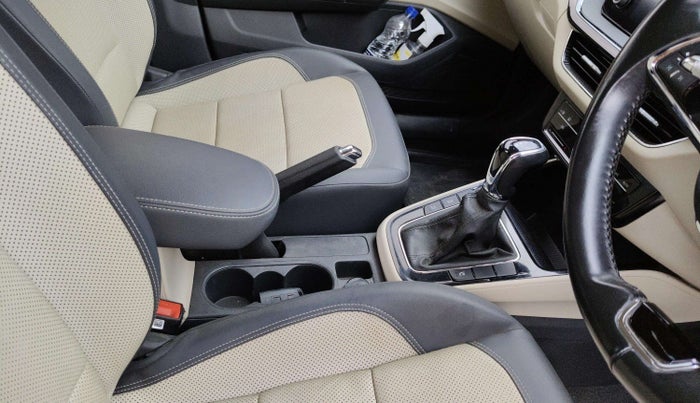 2023 Skoda SLAVIA STYLE 1.0L TSI AT, Petrol, Automatic, 17,795 km, Gear Lever