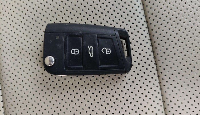 2023 Skoda SLAVIA STYLE 1.0L TSI AT, Petrol, Automatic, 17,795 km, Key Close Up