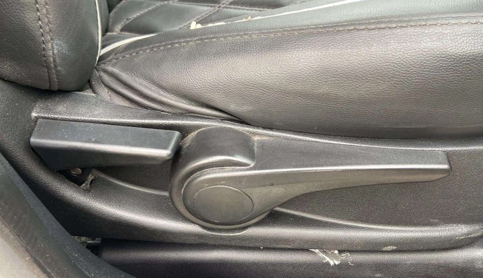 2018 Tata Tiago XZ PETROL, Petrol, Manual, 30,505 km, Driver Side Adjustment Panel