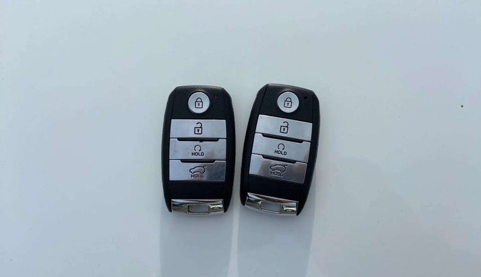 2021 KIA SONET HTX 1.0 IMT, Petrol, Manual, 41,624 km, Key Close Up