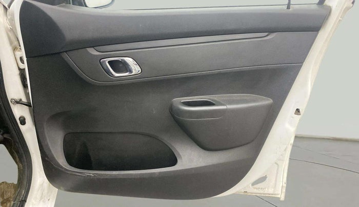 2019 Renault Kwid RXT 1.0 AMT (O), Petrol, Automatic, 79,319 km, Driver Side Door Panels Control