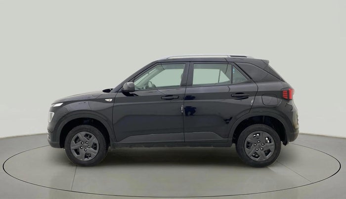 2024 Hyundai VENUE S 1.2, Petrol, Manual, 4,786 km, Left Side