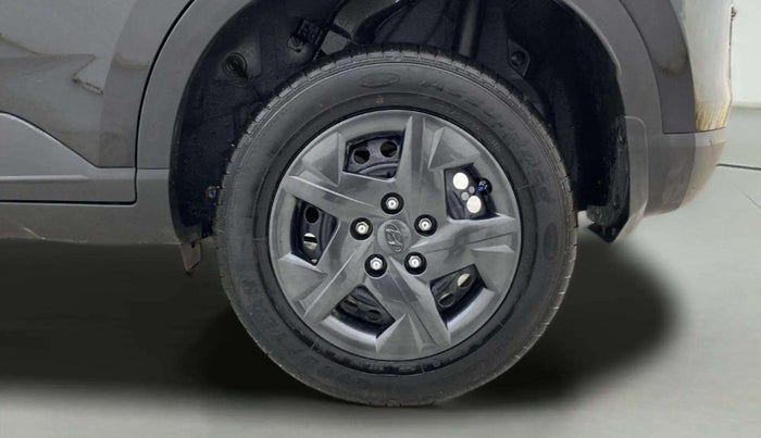 2024 Hyundai VENUE S 1.2, Petrol, Manual, 4,786 km, Right Rear Wheel