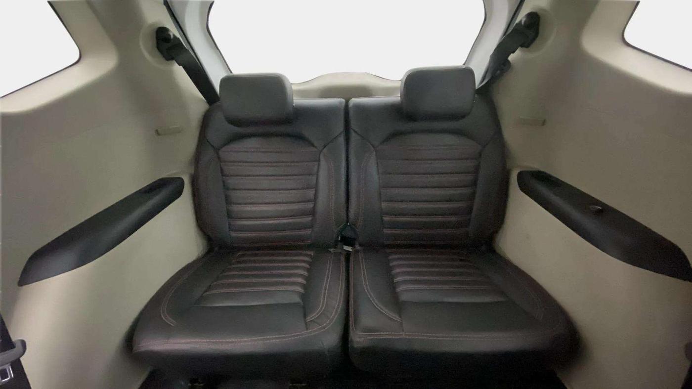 2022 Renault TRIBER RXZ AMT, Petrol, Automatic, 43,336 km, Third Seat Row ( optional )