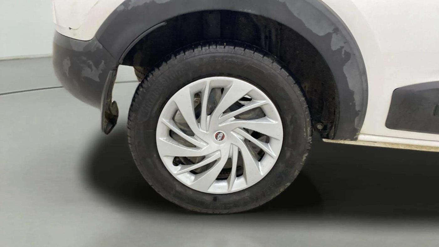 2022 Renault TRIBER RXZ AMT, Petrol, Automatic, 43,336 km, Right Rear Wheel