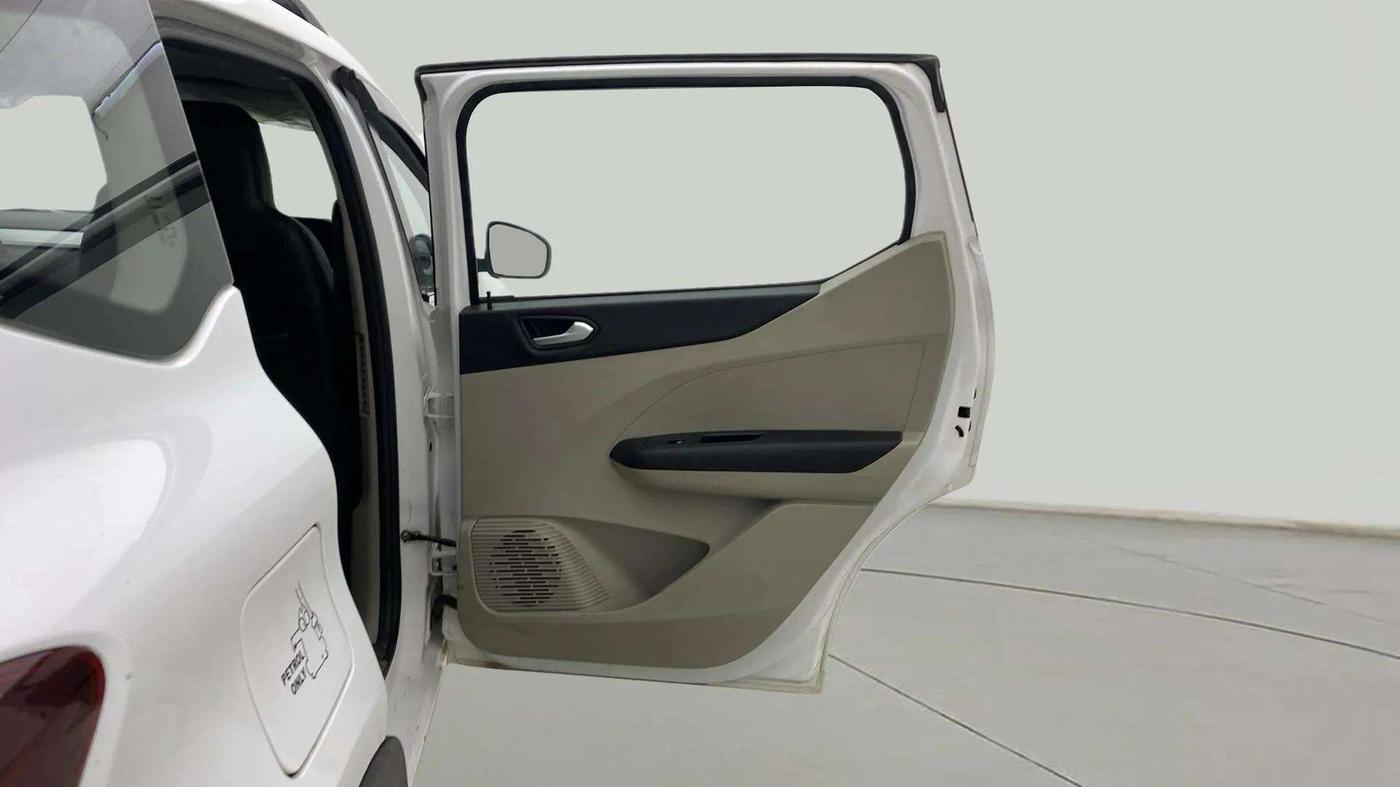 2022 Renault TRIBER RXZ AMT, Petrol, Automatic, 43,336 km, RHS Rear Door