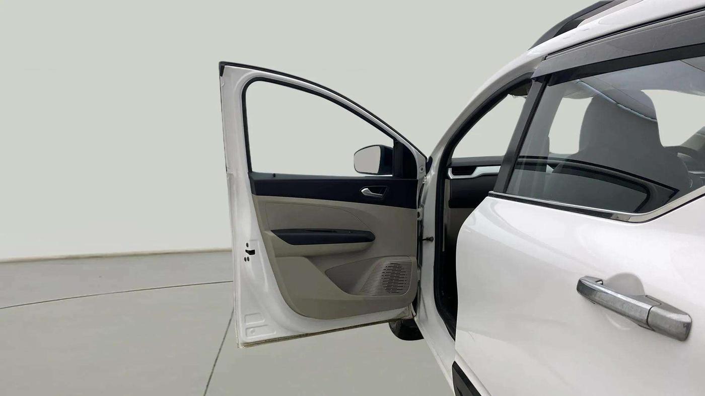 2022 Renault TRIBER RXZ AMT, Petrol, Automatic, 43,336 km, LHS Front Door