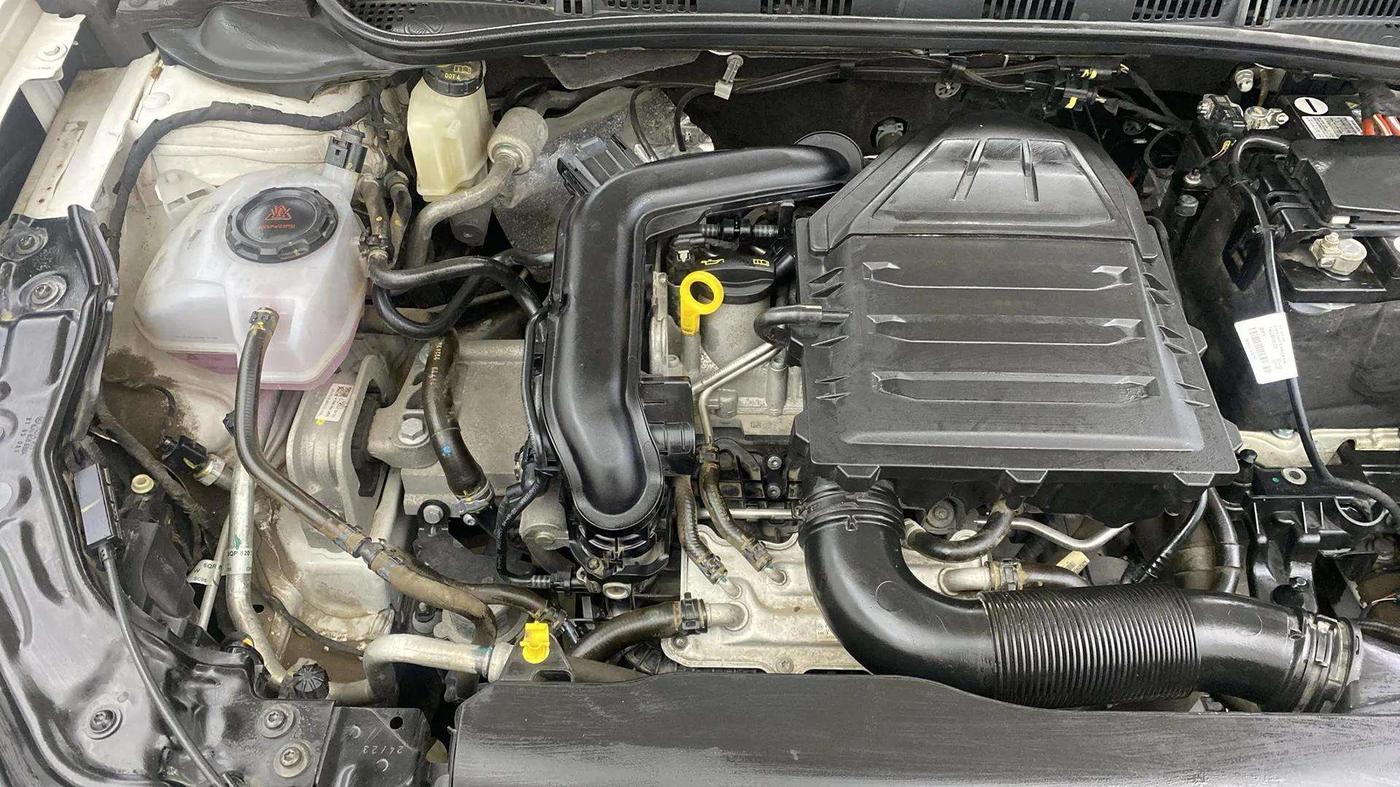 2023 Volkswagen VIRTUS HIGHLINE TSI 1.0 AT, Petrol, Automatic, 9,857 km, Engine View - Right