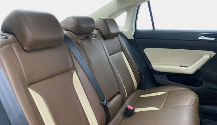 2023 Volkswagen VIRTUS HIGHLINE TSI 1.0 AT, Petrol, Automatic, 9,991 km, Right Side Rear Door Cabin