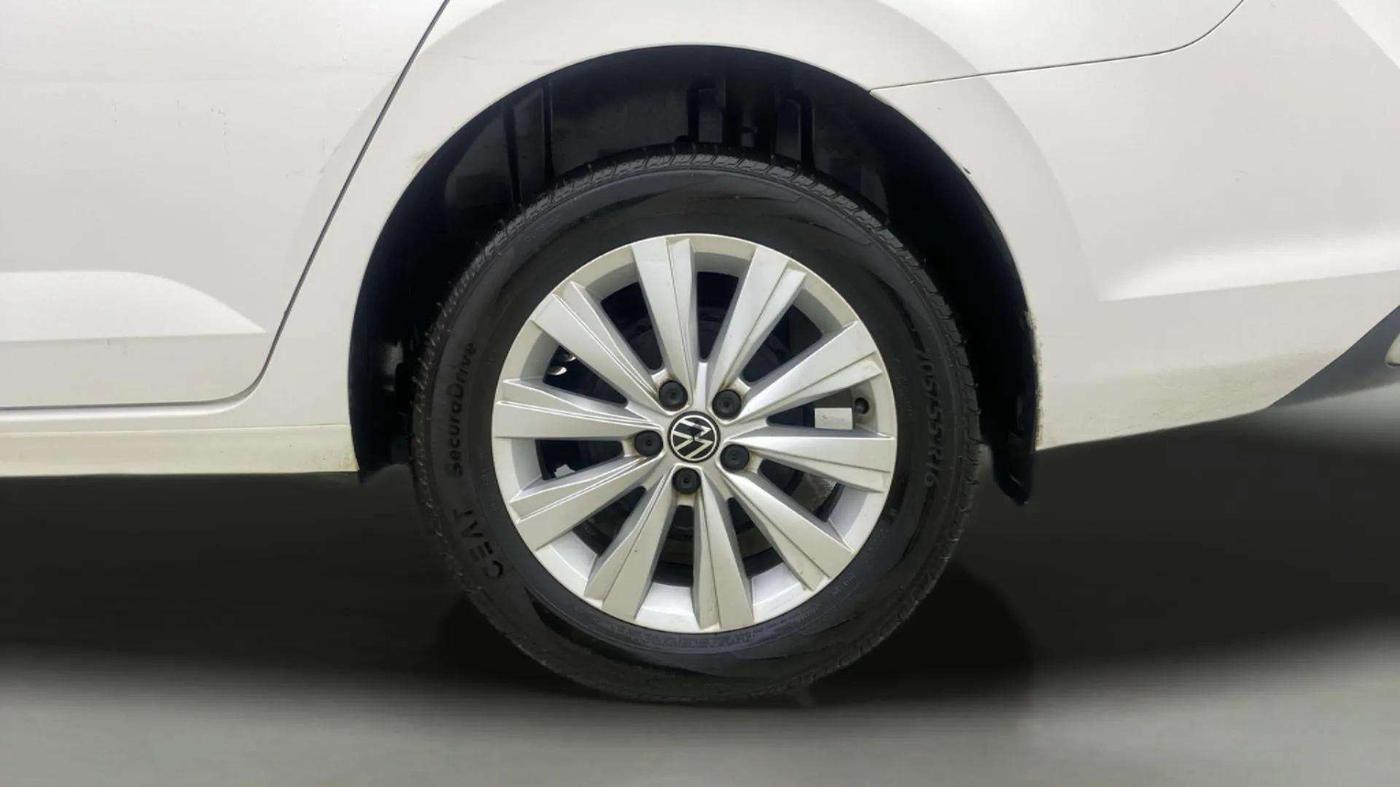 2023 Volkswagen VIRTUS HIGHLINE TSI 1.0 AT, Petrol, Automatic, 9,857 km, Left Rear Wheel