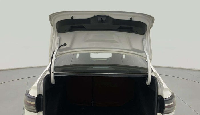 2023 Volkswagen VIRTUS HIGHLINE TSI 1.0 AT, Petrol, Automatic, 9,991 km, Boot Door Open