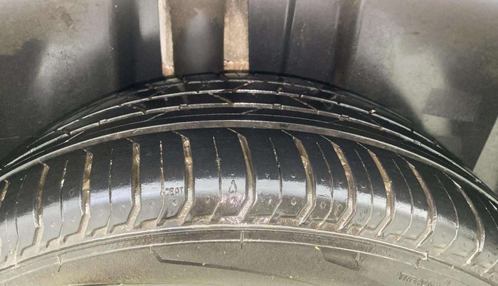 2023 Volkswagen VIRTUS HIGHLINE TSI 1.0 AT, Petrol, Automatic, 9,991 km, Right Rear Tyre Tread