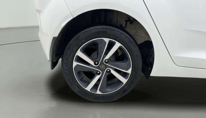 2023 Tata ALTROZ XZ DIESEL, Diesel, Manual, 70,473 km, Right Rear Wheel