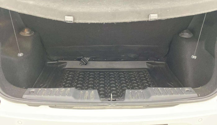 2023 Tata ALTROZ XZ DIESEL, Diesel, Manual, 70,473 km, Boot Inside