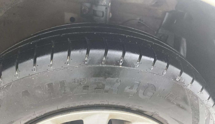 2015 Maruti Swift Dzire VDI, Diesel, Manual, 84,138 km, Right Front Tyre Tread
