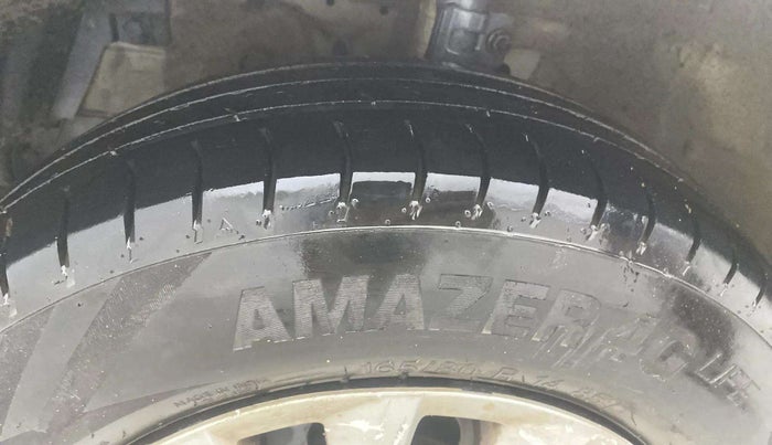 2015 Maruti Swift Dzire VDI, Diesel, Manual, 84,138 km, Left Front Tyre Tread