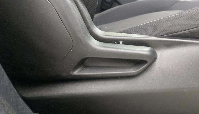 2021 Tata NEXON XM SUNROOF PETROL, Petrol, Manual, 44,565 km, Driver Side Adjustment Panel