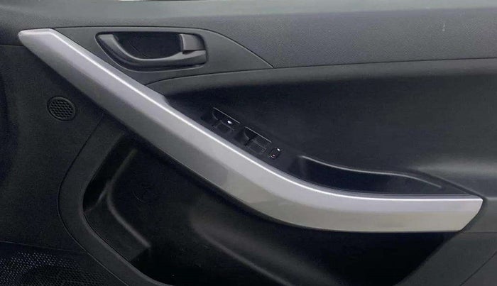 2021 Tata NEXON XM SUNROOF PETROL, Petrol, Manual, 44,565 km, Driver Side Door Panels Control