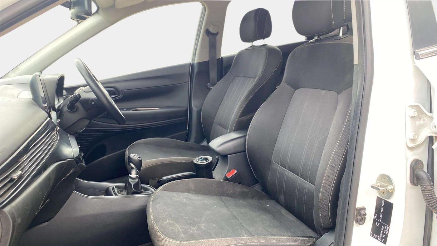 2022 Hyundai NEW I20 ASTA (O) 1.5 CRDI MT, Diesel, Manual, 61,082 km, Right Side Front Door Cabin