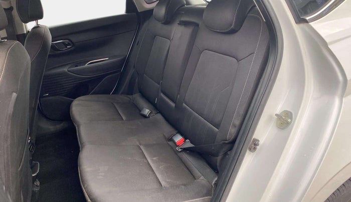 2022 Hyundai NEW I20 ASTA (O) 1.5 CRDI MT, Diesel, Manual, 61,082 km, Right Side Rear Door Cabin