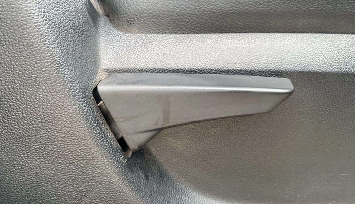 2018 Mahindra KUV 100 NXT K2 D 6S, Diesel, Manual, 60,771 km, Driver Side Adjustment Panel
