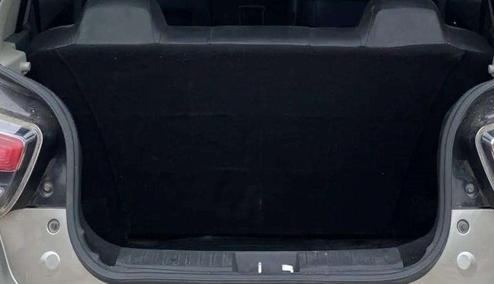2018 Mahindra KUV 100 NXT K2 D 6S, Diesel, Manual, 60,771 km, Boot Inside