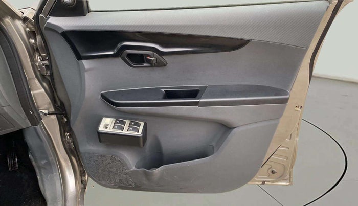 2018 Mahindra KUV 100 NXT K2 D 6S, Diesel, Manual, 60,771 km, Driver Side Door Panels Control