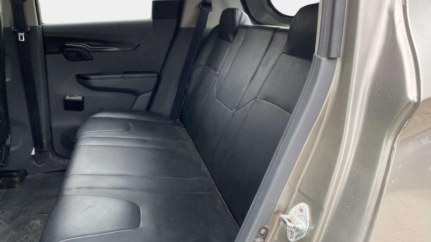 2018 Mahindra KUV 100 NXT K2 D 6S, Diesel, Manual, 60,795 km, Right Side Rear Door Cabin