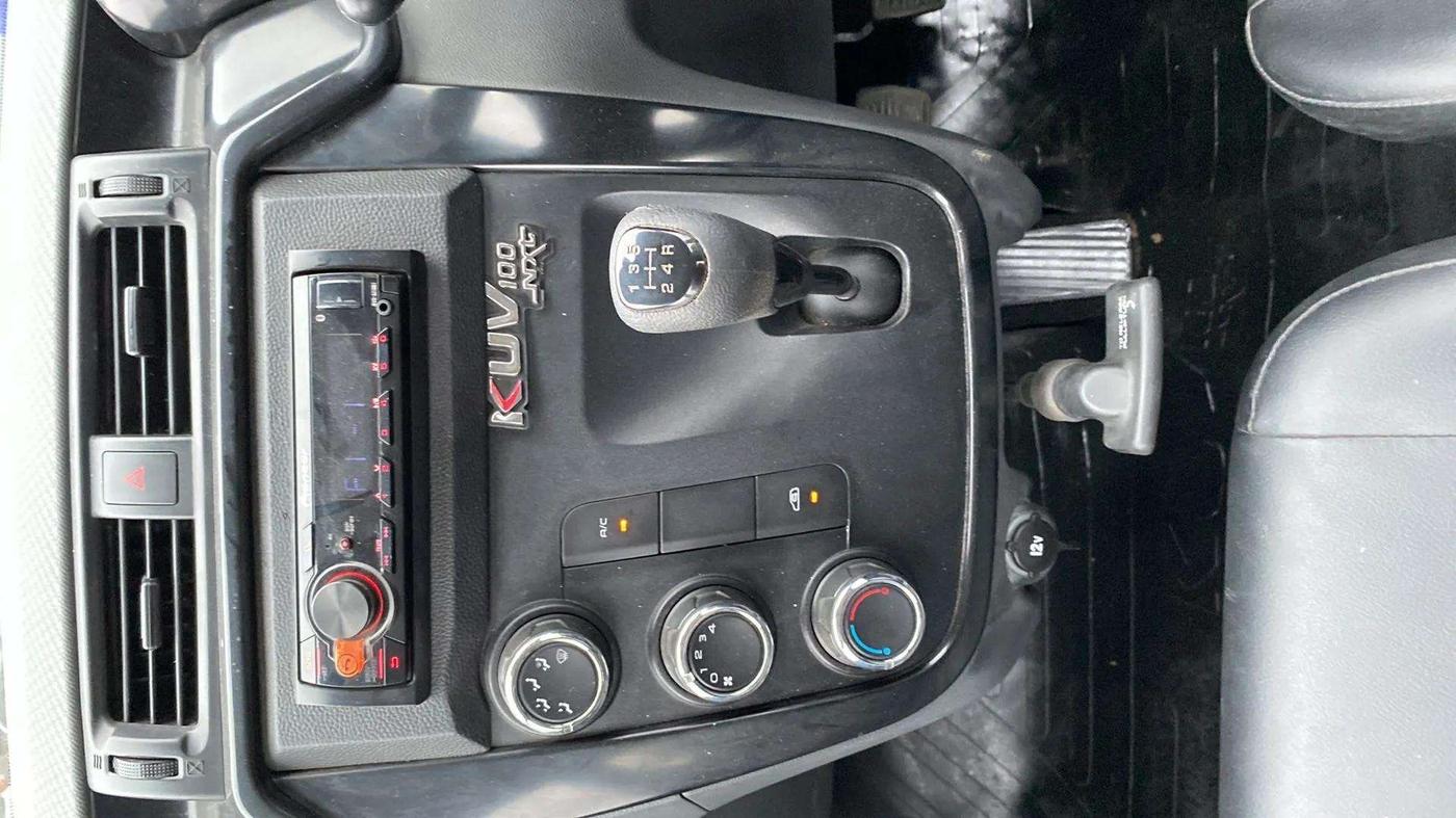 2018 Mahindra KUV 100 NXT K2 D 6S, Diesel, Manual, 60,795 km, Gear Lever