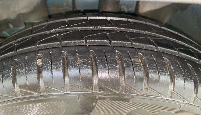 2022 Renault Kwid RXT 1.0 AMT, Petrol, Automatic, 3,527 km, Left Front Tyre Tread