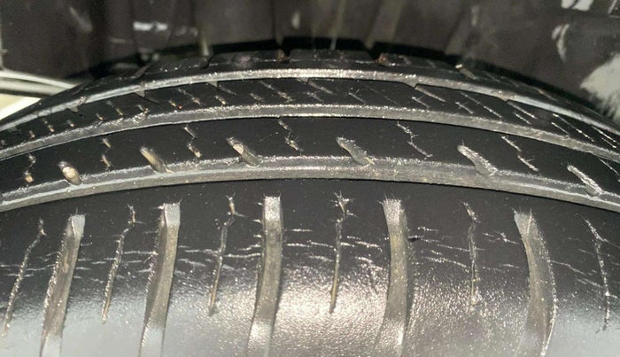 2019 Maruti Swift VXI, Petrol, Manual, 16,903 km, Right Rear Tyre Tread