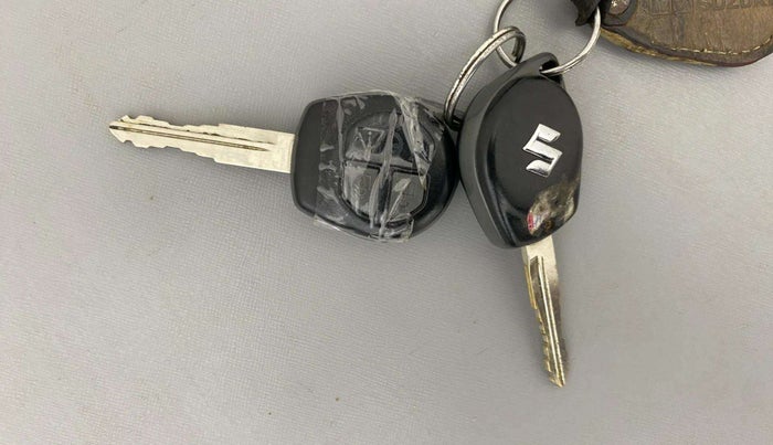 2019 Maruti Swift VXI, Petrol, Manual, 16,903 km, Key Close Up