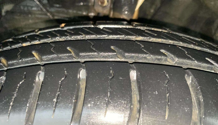 2019 Maruti Swift VXI, Petrol, Manual, 16,903 km, Left Front Tyre Tread