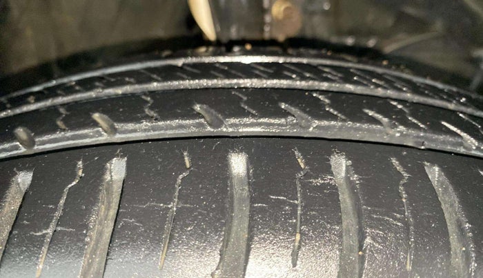 2019 Maruti Swift VXI, Petrol, Manual, 16,903 km, Right Front Tyre Tread