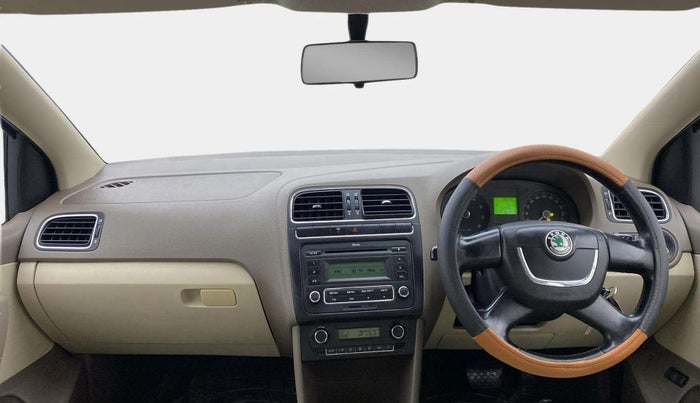 2012 Skoda Rapid ELEGANCE 1.6 MPI AT, Petrol, Automatic, 1,12,352 km, Dashboard