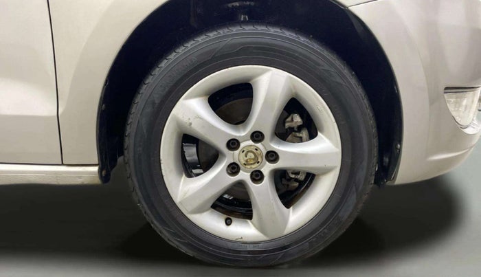 2012 Skoda Rapid ELEGANCE 1.6 MPI AT, Petrol, Automatic, 1,12,352 km, Right Front Wheel