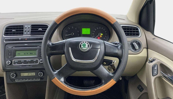 2012 Skoda Rapid ELEGANCE 1.6 MPI AT, Petrol, Automatic, 1,12,352 km, Steering Wheel Close Up