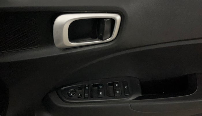 2019 Hyundai VENUE SX 1.0 TURBO, Petrol, Manual, 73,325 km, Driver Side Door Panels Control