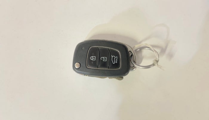 2019 Hyundai VENUE SX 1.0 TURBO, Petrol, Manual, 73,325 km, Key Close Up