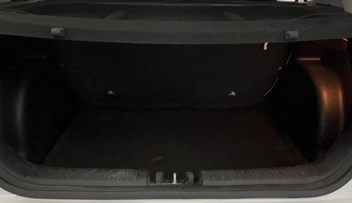 2019 Hyundai VENUE SX 1.0 TURBO, Petrol, Manual, 73,325 km, Boot Inside