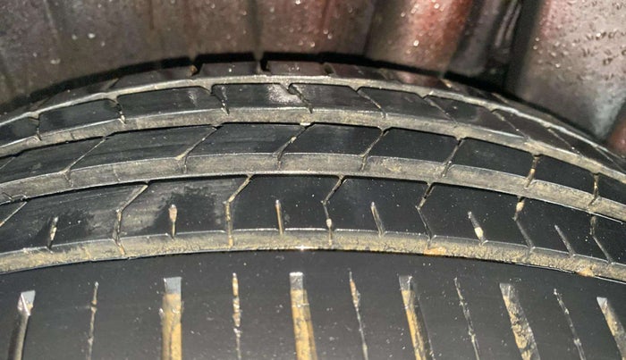 2022 Toyota Glanza S, Petrol, Manual, 10,674 km, Left Rear Tyre Tread