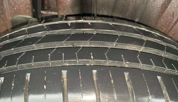 2022 Toyota Glanza S, Petrol, Manual, 10,674 km, Right Rear Tyre Tread