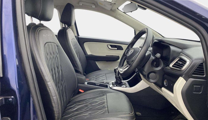 2023 Tata ALTROZ XZA, Petrol, Automatic, 14,559 km, Right Side Front Door Cabin