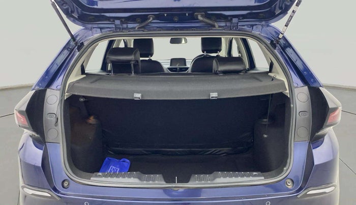 2023 Tata ALTROZ XZA, Petrol, Automatic, 14,559 km, Boot Open Zoomed View