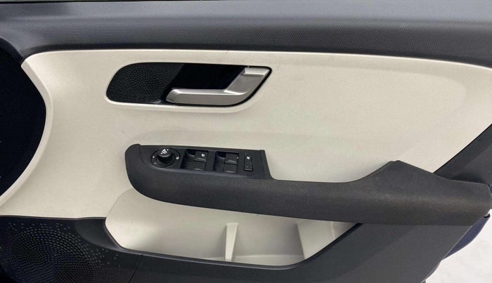 2023 Tata ALTROZ XZA, Petrol, Automatic, 14,559 km, Driver Side Door Panels Control