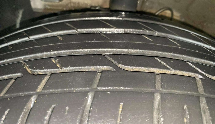 2020 Hyundai VENUE SX 1.0 TURBO, Petrol, Manual, 49,470 km, Left Front Tyre Tread